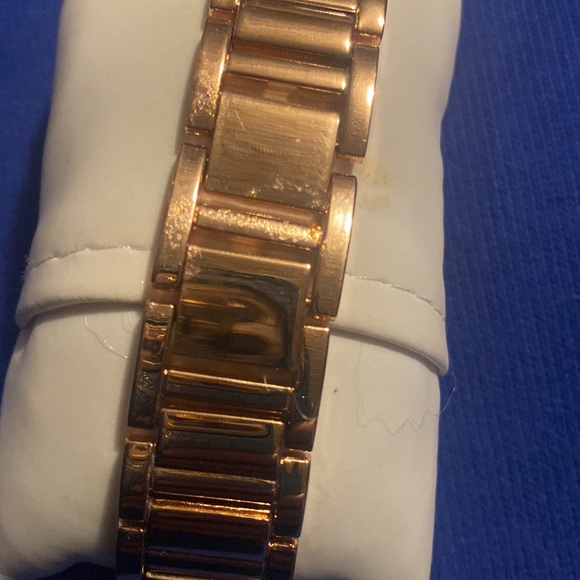 Ladies watch - Picture 2 of 2